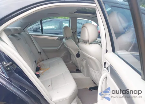 2006 Mercedes-Benz C 230 Sport z USA, uszkodzony, nr VIN WDBRF52H86F746030